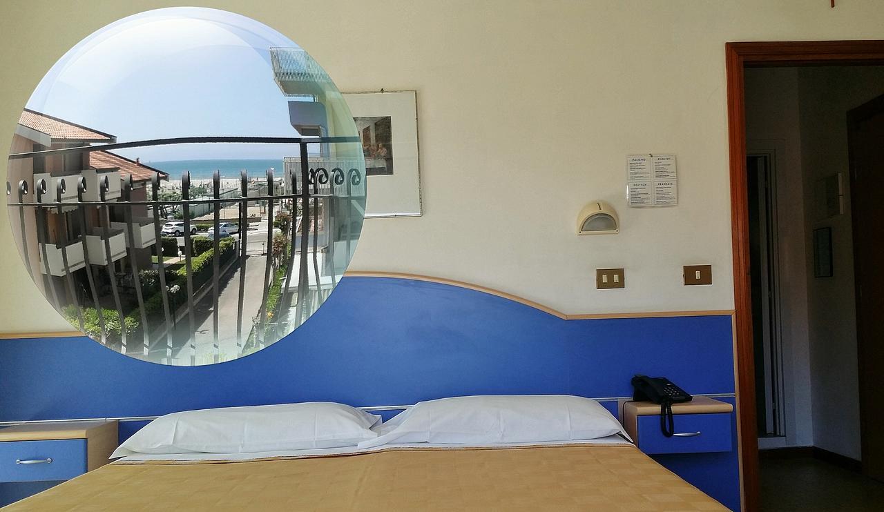 Hotel La Falena 切尔维亚 外观 照片