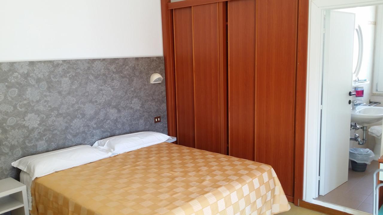 Hotel La Falena 切尔维亚 外观 照片