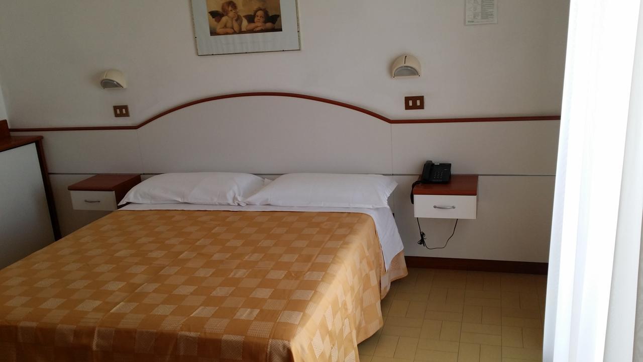 Hotel La Falena 切尔维亚 外观 照片