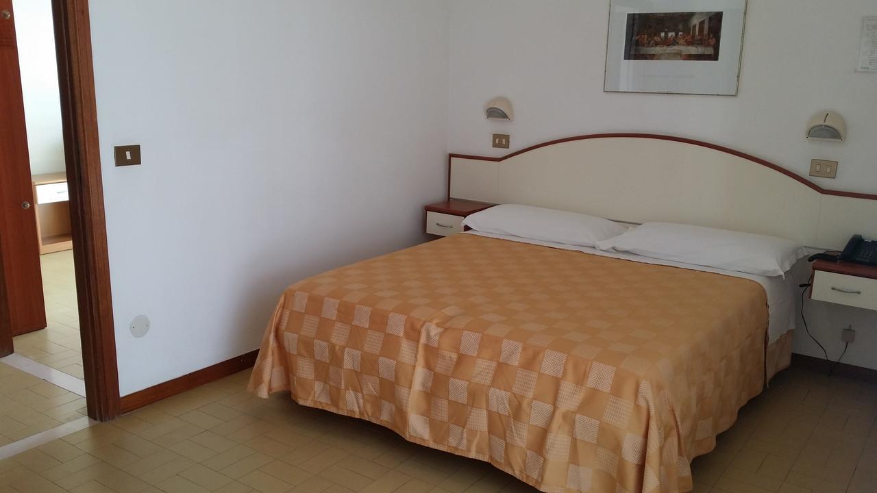 Hotel La Falena 切尔维亚 外观 照片