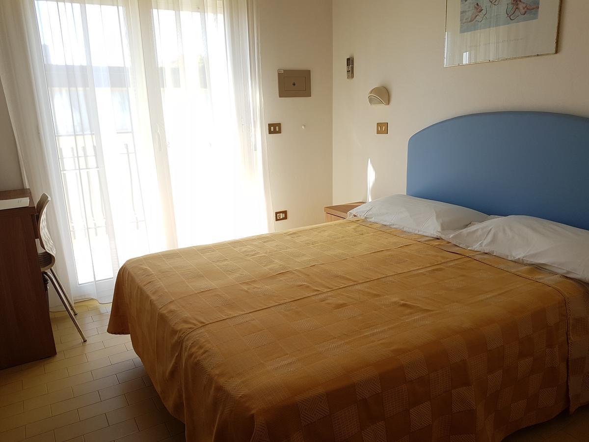 Hotel La Falena 切尔维亚 外观 照片