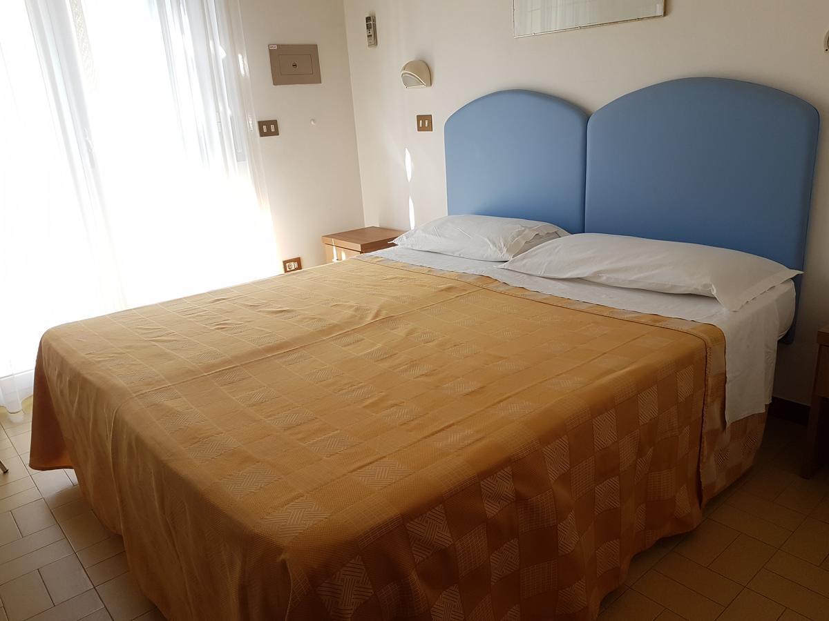 Hotel La Falena 切尔维亚 外观 照片